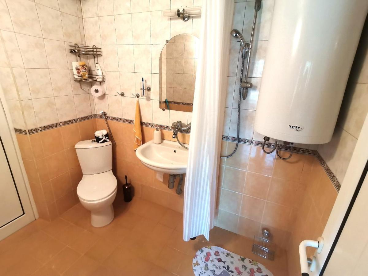 Самостоятелна Къща За Гости На 10 Минути От Плажа Varna Exterior foto